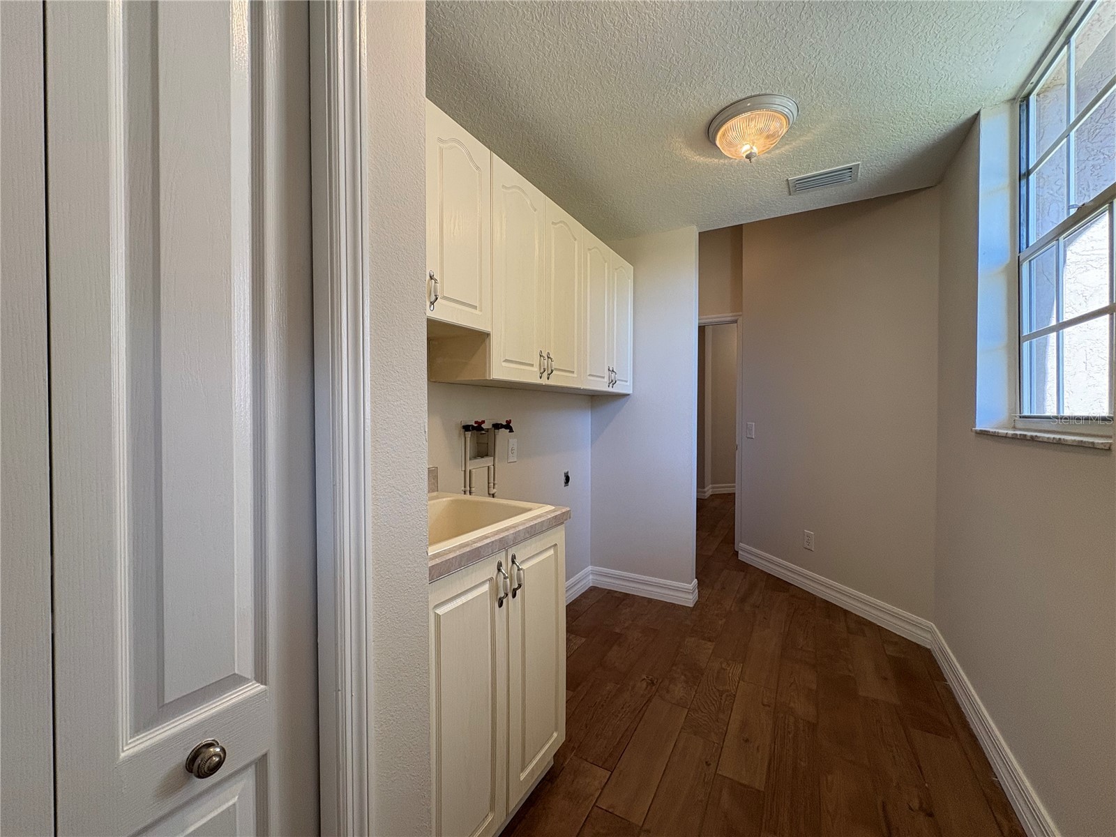 5205 Far Oak Circle Sarasota FL 34238 A4682161 image32