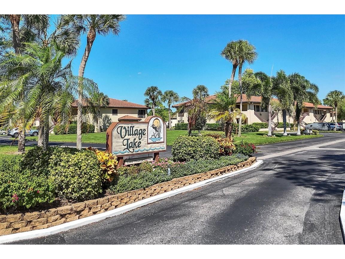 5205 Lake Village Drive #16 Sarasota FL 34235 A4586438 image1