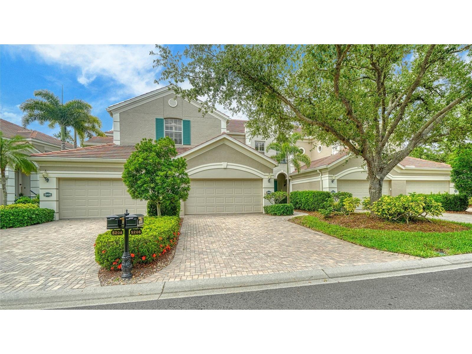 5206 Bouchard Circle #101 Sarasota FL 34238 A4696352 image1