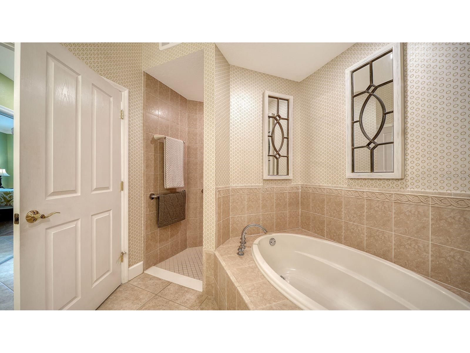 5206 Bouchard Circle #101 Sarasota FL 34238 A4696352 image28