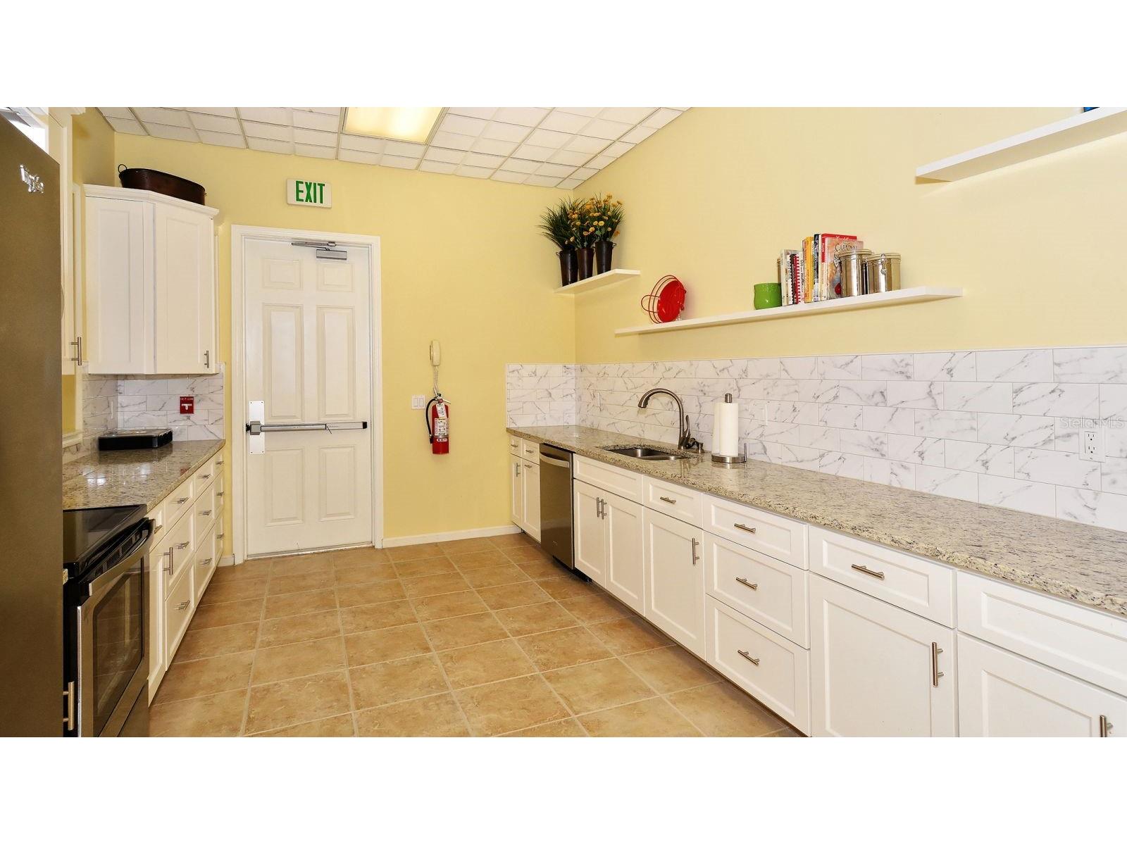 5206 Bouchard Circle #101 Sarasota FL 34238 A4696352 image49