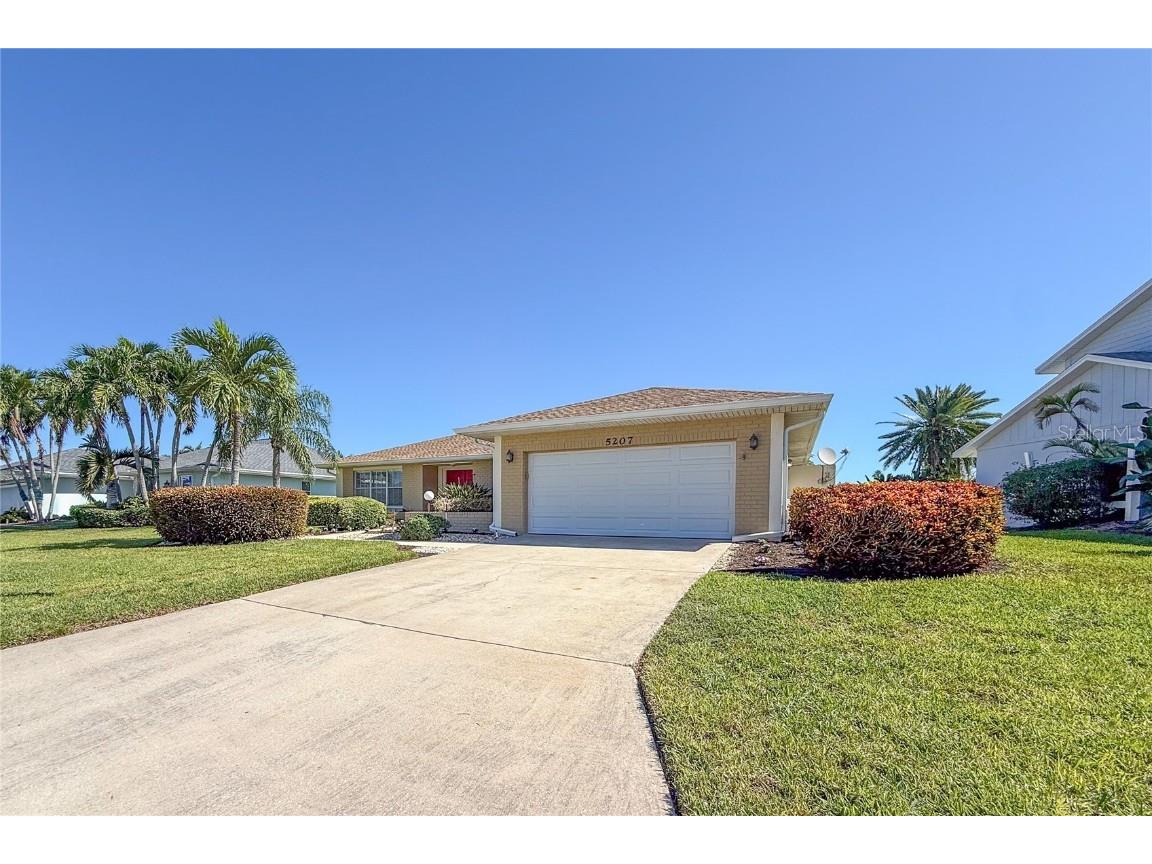 5207 88th Street W Bradenton FL 34210 - Bay Lake A4667836 image4