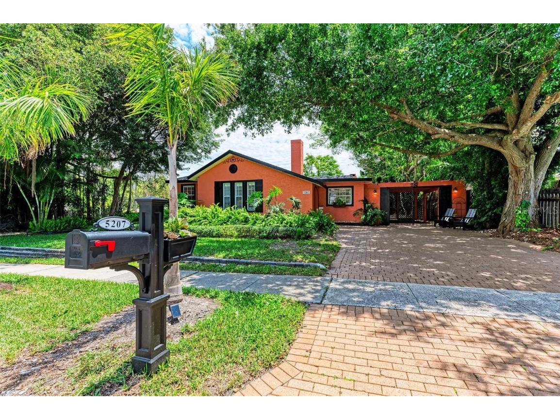 5207 Harbor Road Bradenton FL 34209 A4568509 image1
