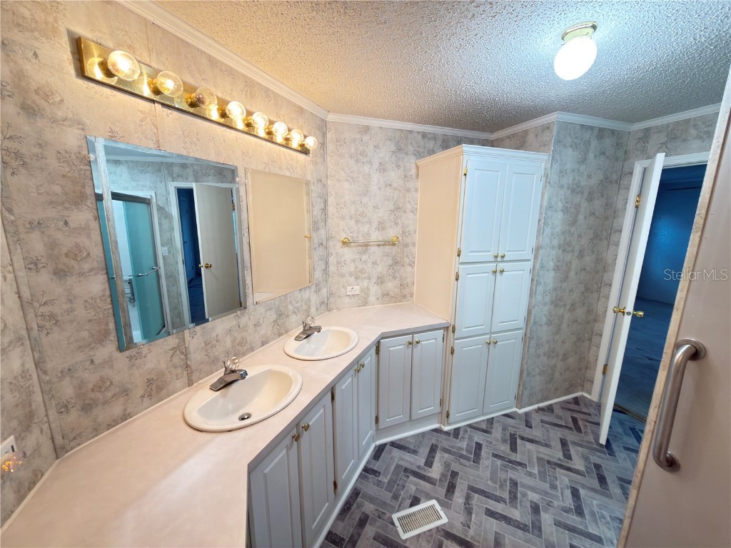 5207 Island View Circle S Polk City FL 33868 P4936917 image29