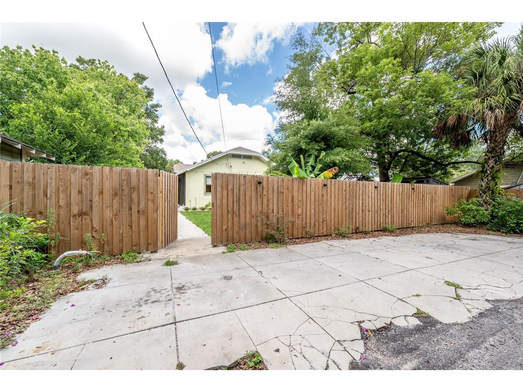 5207 N Suwanee Avenue Tampa FL 33603 TB8524398 image40