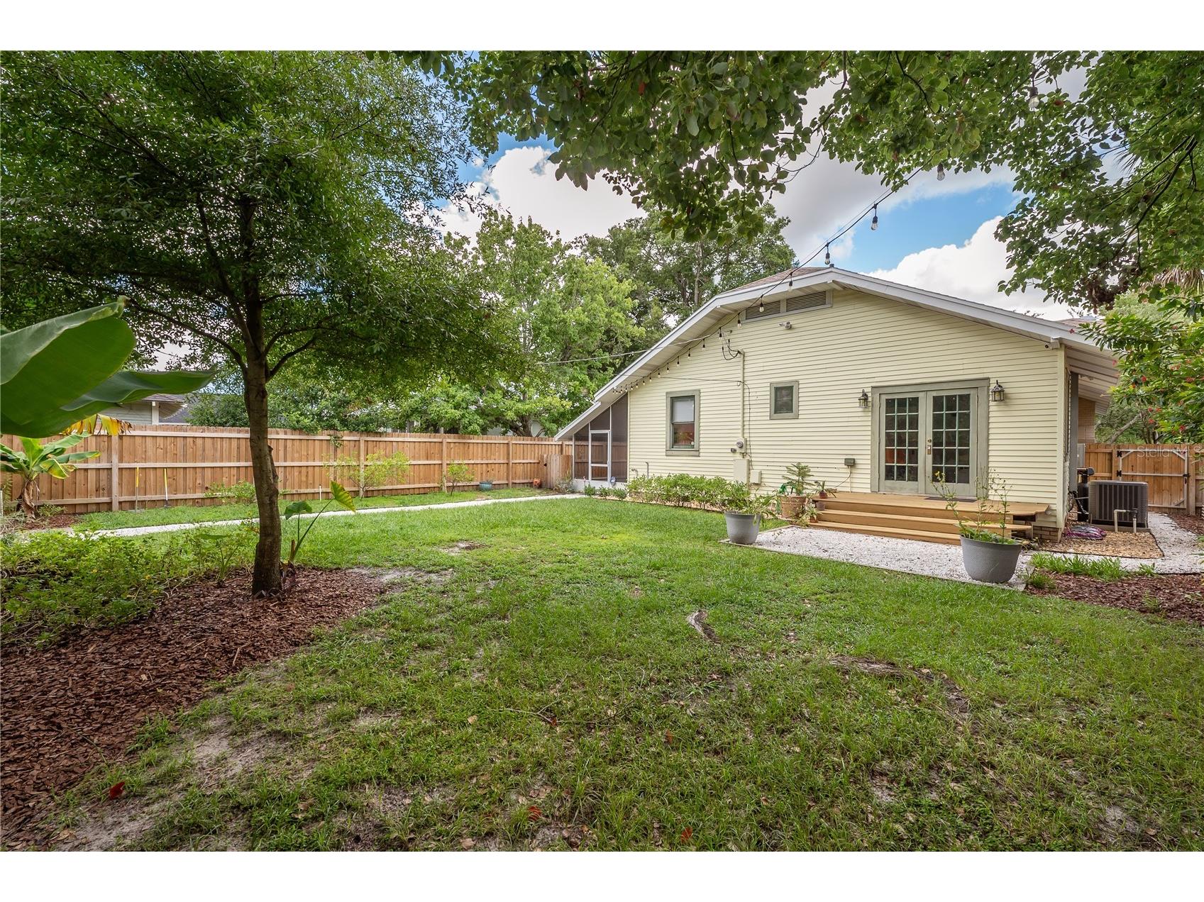 5207 N Suwanee Avenue Tampa FL 33603 TB8524398 image44