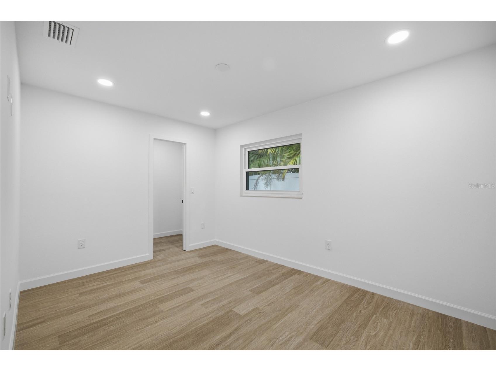 5207 W Cleveland Street Tampa FL 33609 TB8516242 image23