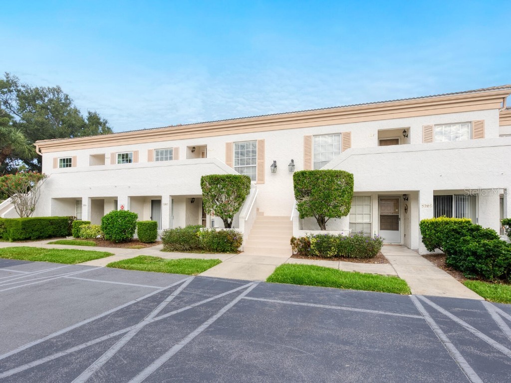 5207 Wedgewood Lane #16 Sarasota FL 34235 A4675026 image1