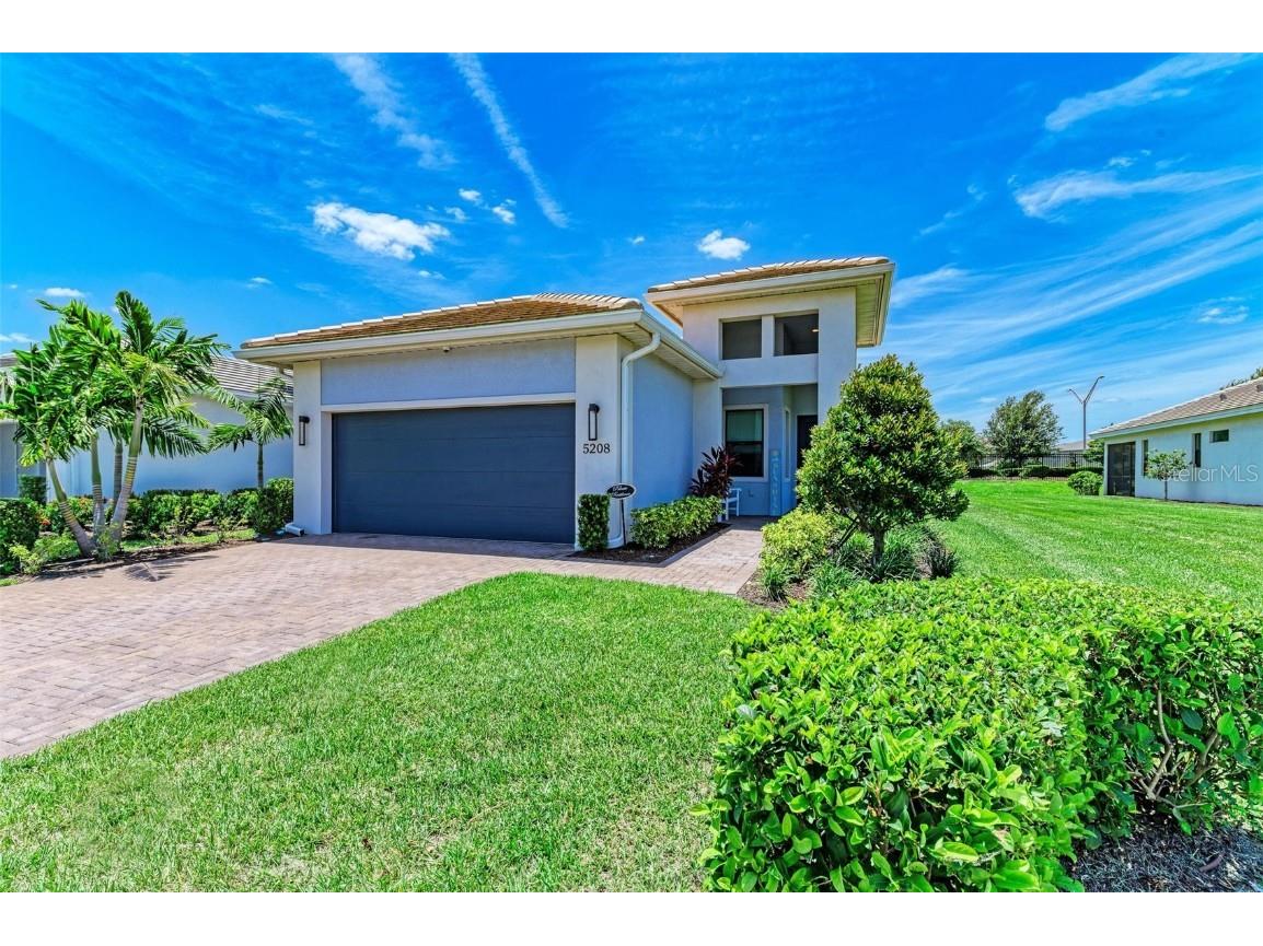 5208 Barnett Circle Lakewood Ranch FL 34211 A4589148 image1