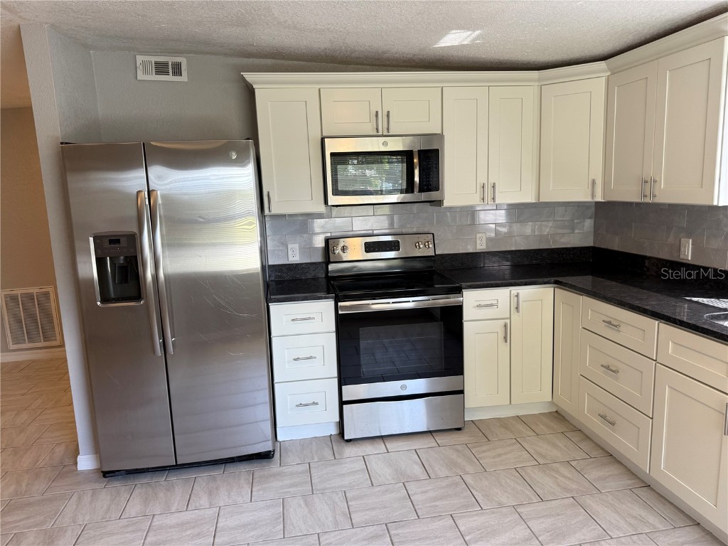 5208 Hill Drive Zephyrhills FL 33542 TB8432462 image9