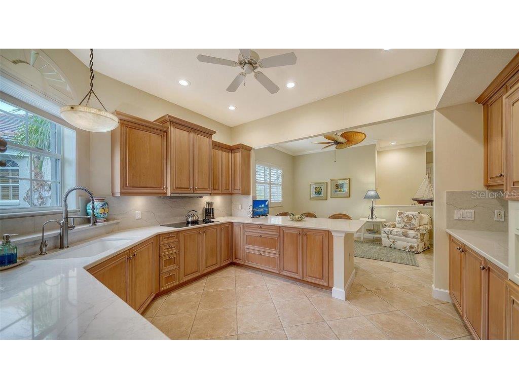 5208 Parisienne Place #202B33 Sarasota FL 34238 A4665841 image17
