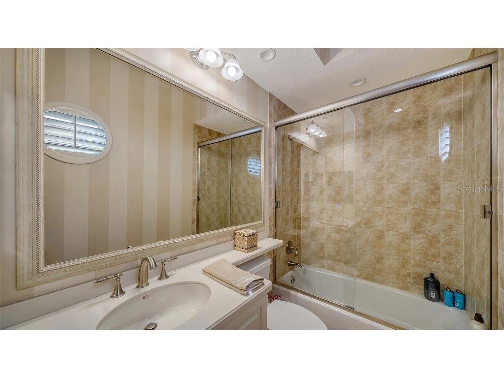 5208 Parisienne Place #202B33 Sarasota FL 34238 A4665841 image28