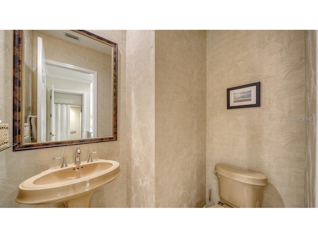 5208 Parisienne Place #202B33 Sarasota FL 34238 A4665841 image31