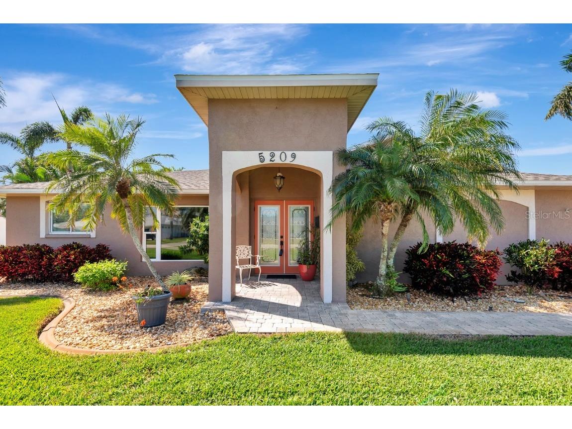 5209 26th Avenue W Bradenton FL 34209 A4646688 image1