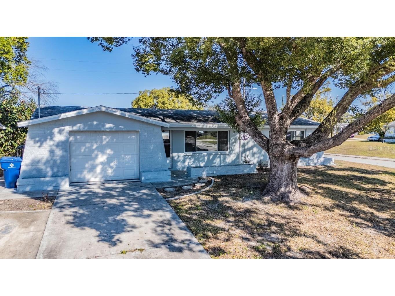 5209 Beacon Hill Drive New Port Richey FL 34652 TB8455073 image1