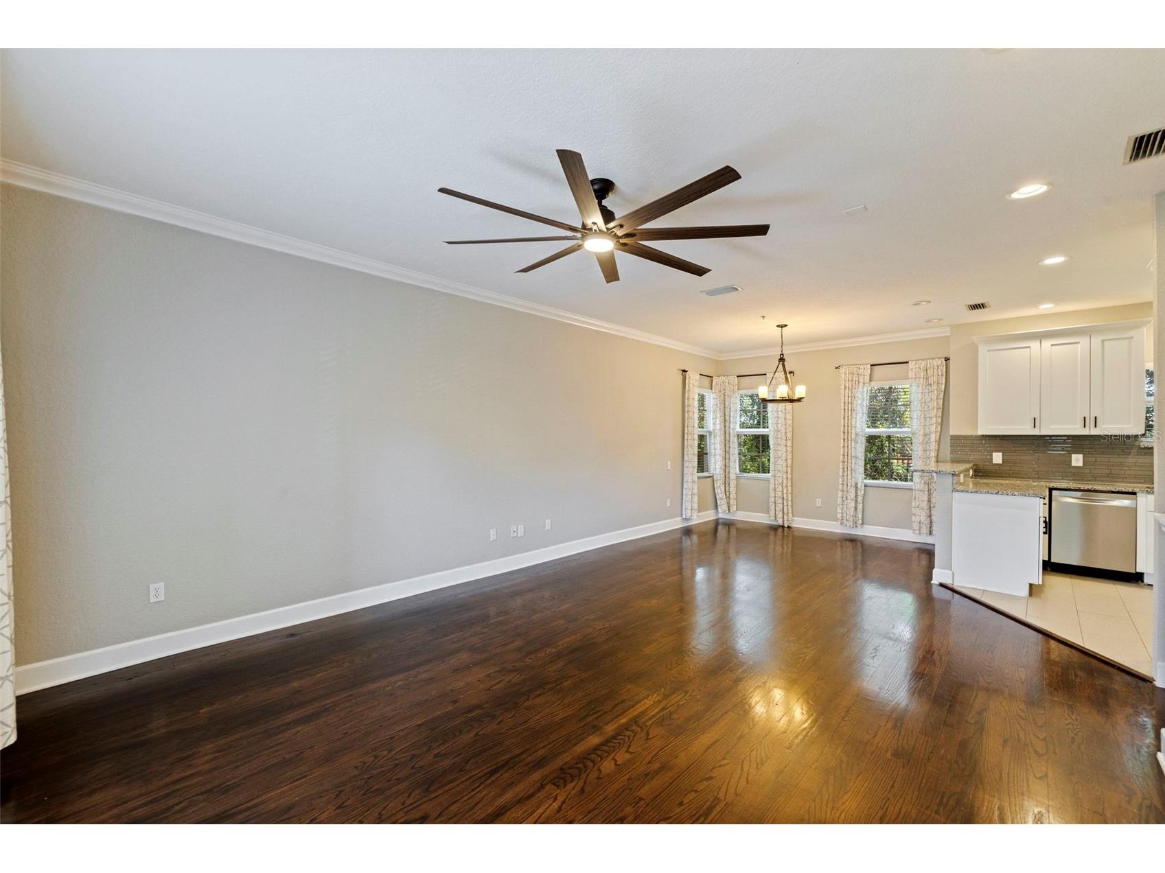 521 101st Avenue N Saint Petersburg FL 33702 TB8525741 image9