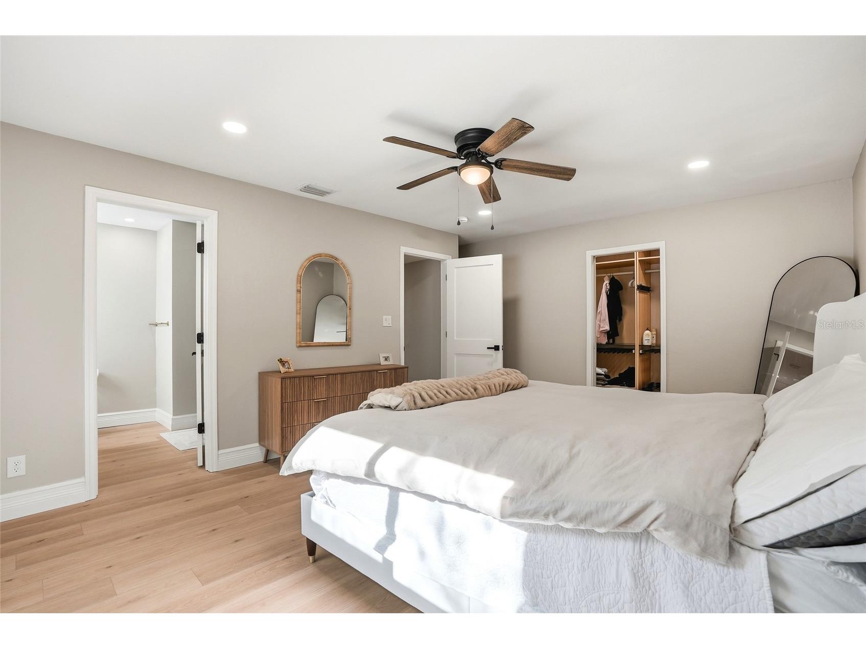 521 51st Avenue S Saint Petersburg FL 33705 TB8490627 image23