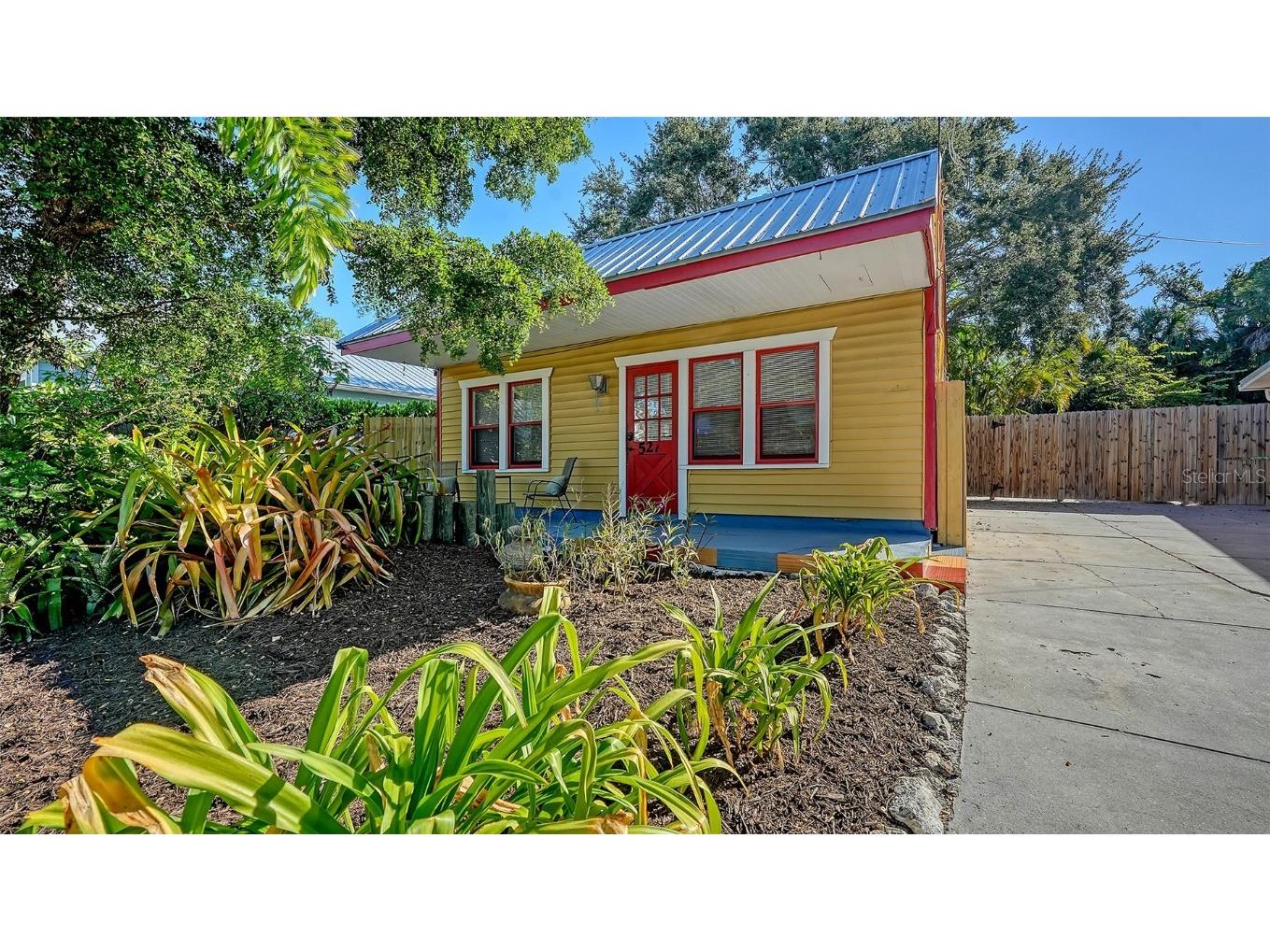 521 & 523 Ohio Place Sarasota FL 34236 A4668124 image2