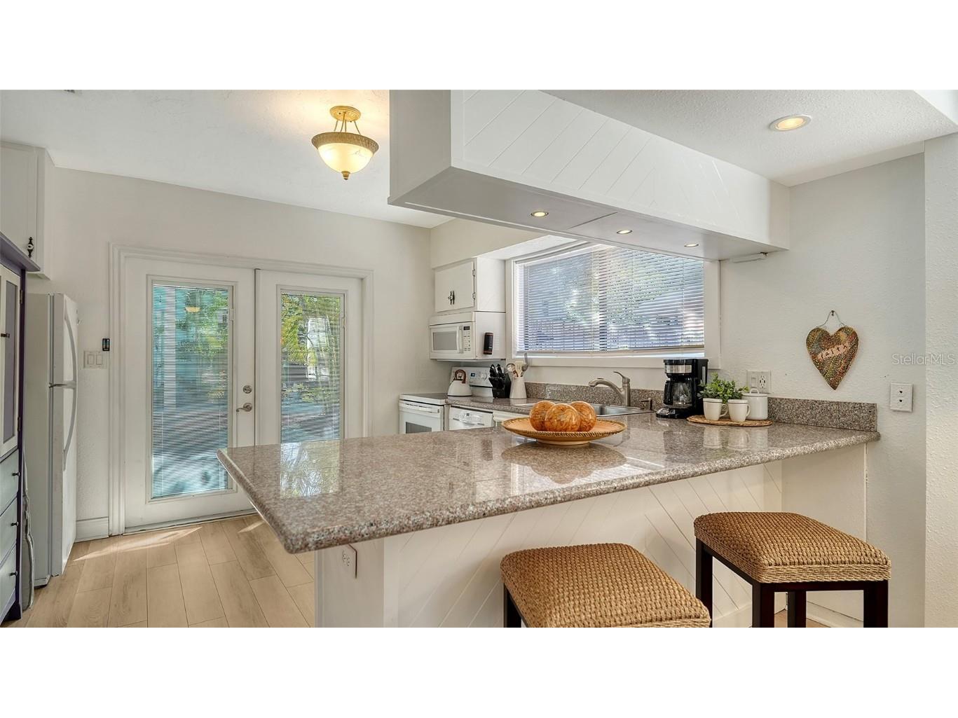 521 & 523 Ohio Place Sarasota FL 34236 A4668124 image7