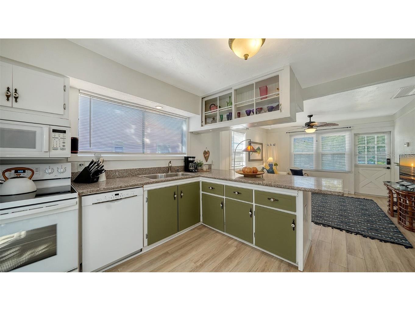 521 & 523 Ohio Place Sarasota FL 34236 A4668124 image9