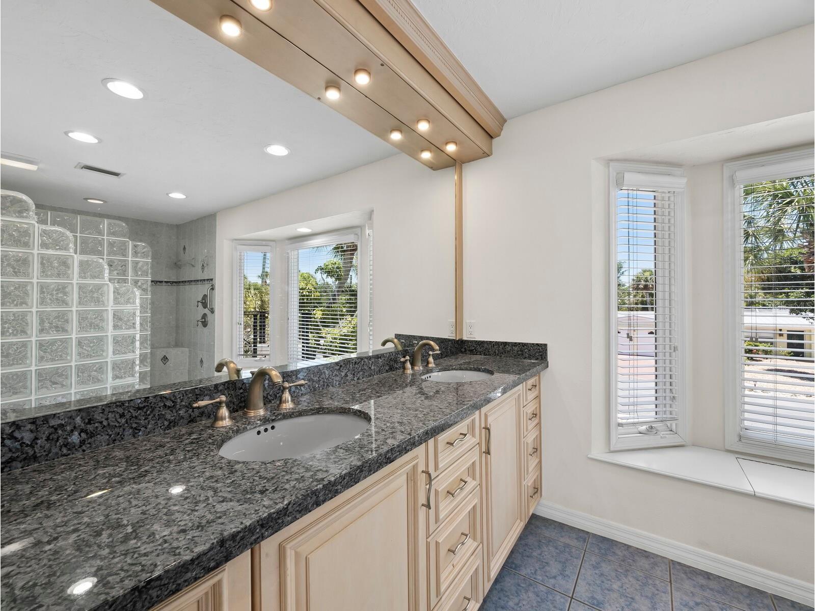 521 Cummings Street Sarasota FL 34242 A4696604 image19