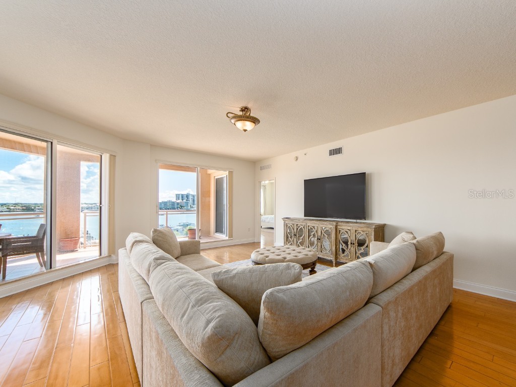 521 Mandalay Avenue #410 Clearwater Beach FL 33767 TB8307211 image7