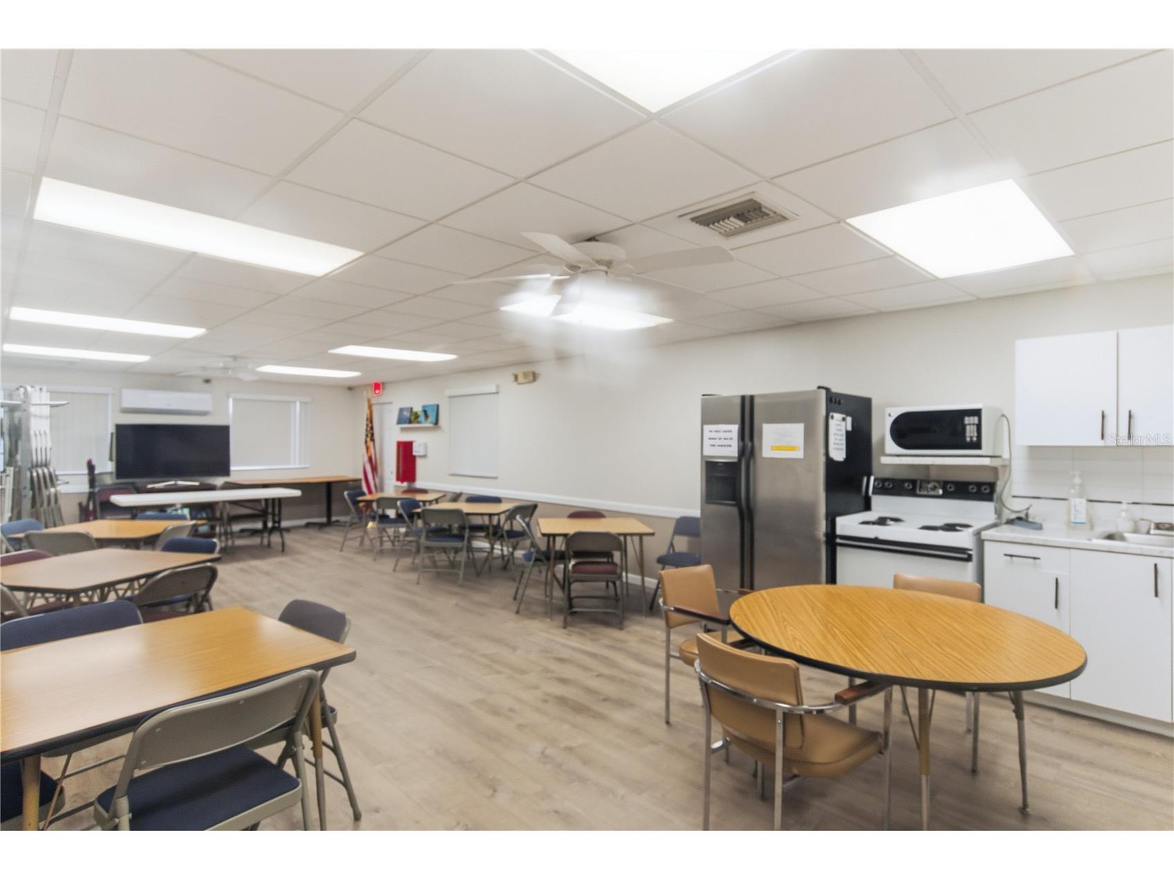 521 Midway Drive #B Ocala FL 34472 OM717747 image25