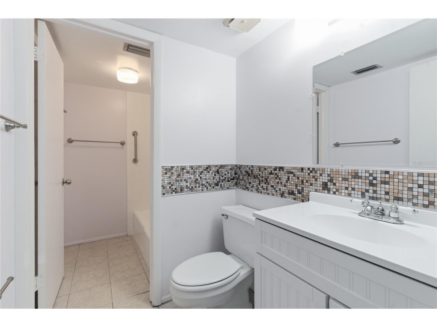 521 Midway Drive #B Ocala FL 34472 OM717747 image6