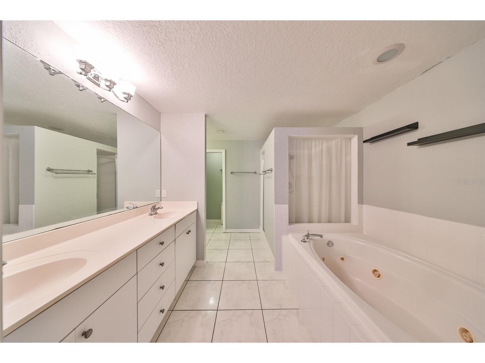 521 Pinellas Bayway S #202 Saint Petersburg FL 33715 TB8488471 image29