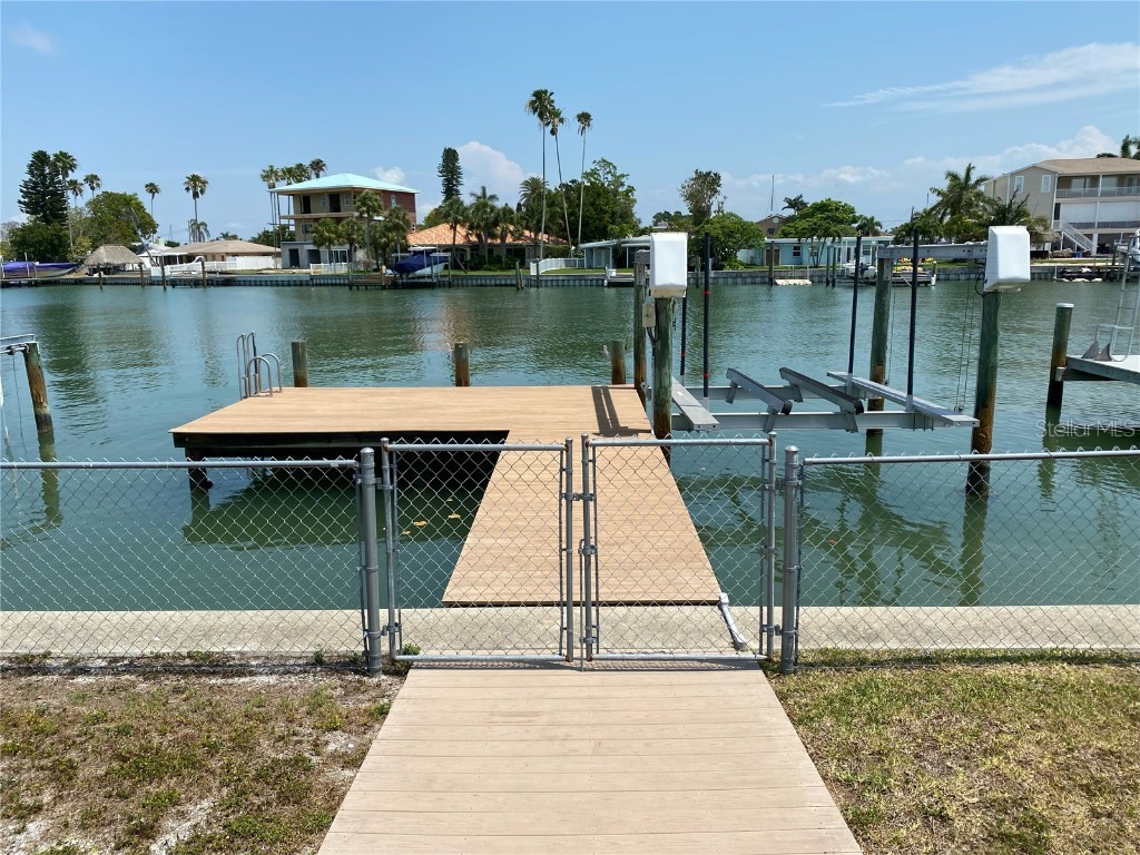 521 S Bayshore Drive Madeira Beach FL 33708 U8193155 image1