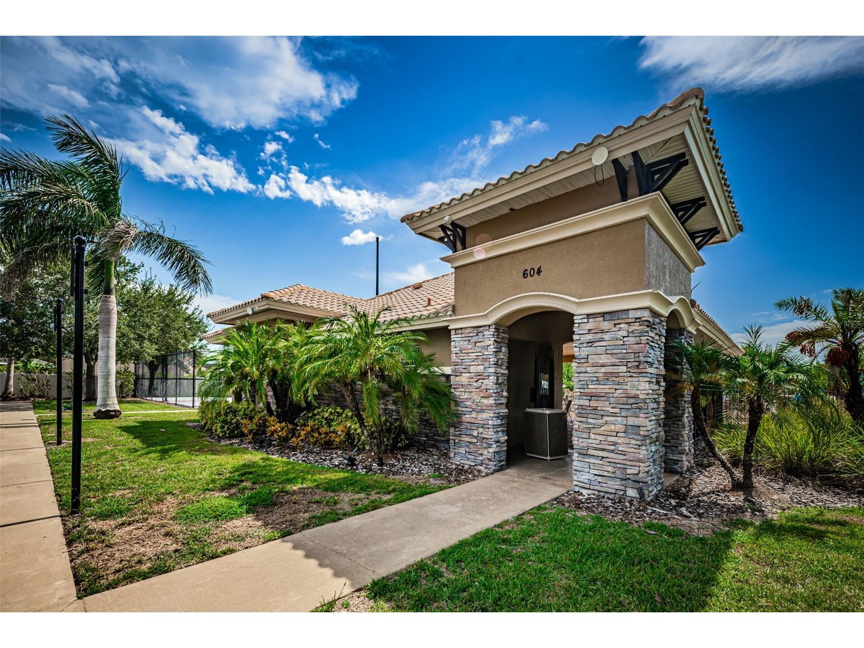 521 Vista Ridge Drive Ruskin FL 33570 TB8479926 image70