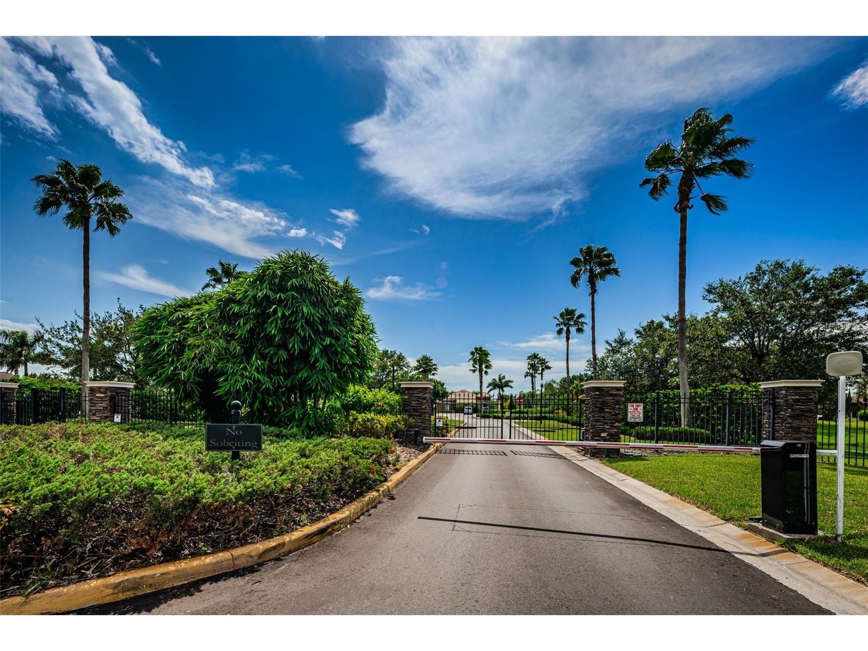 521 Vista Ridge Drive Ruskin FL 33570 TB8479926 image83