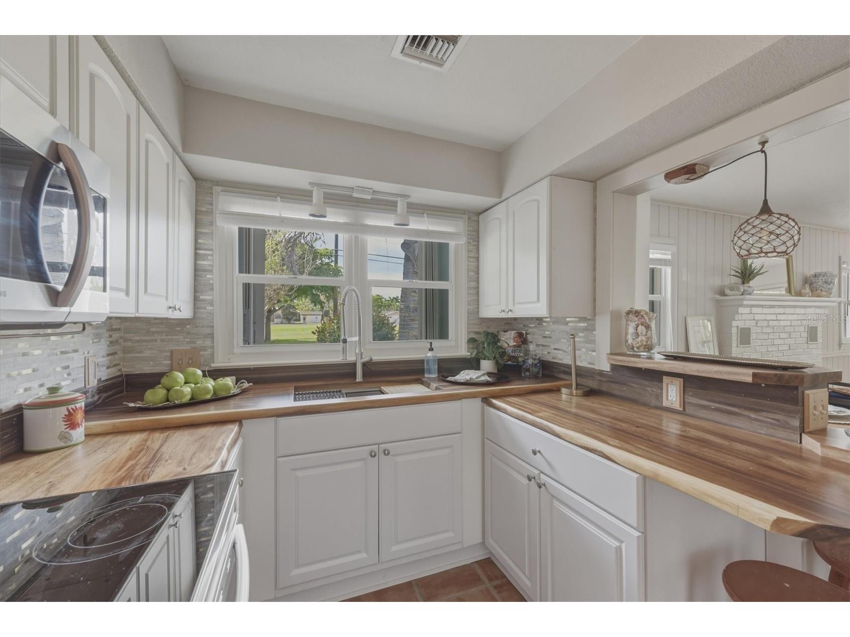 521 W Olympia Avenue Punta Gorda FL 33950 C7522980 image7