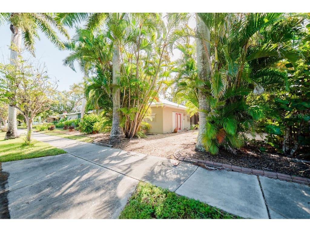 521 W Olympia Avenue Punta Gorda FL 33950 D6144037 image1