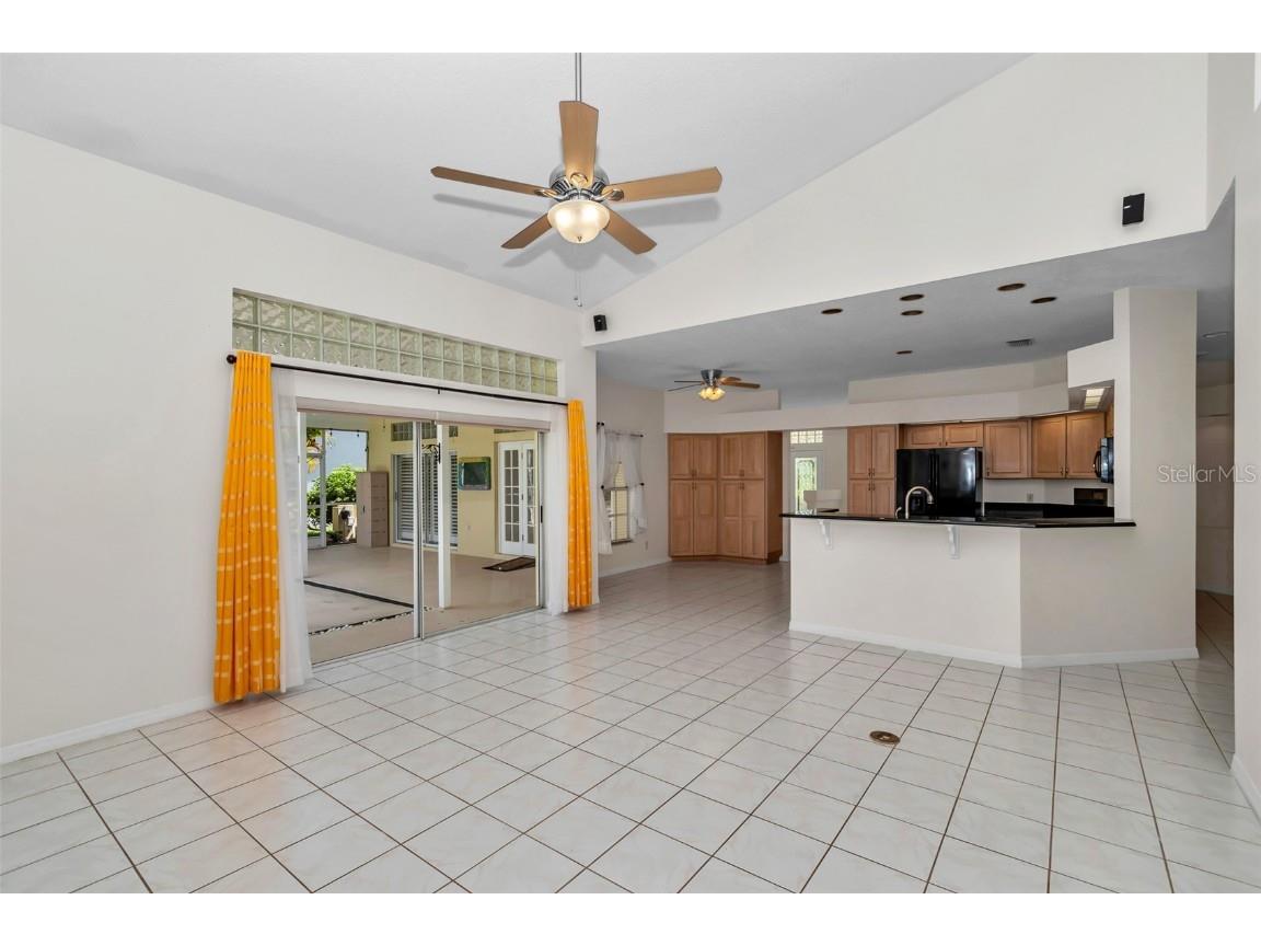 5210 Camberlea Avenue Zephyrhills FL 33541 OM704770 image14