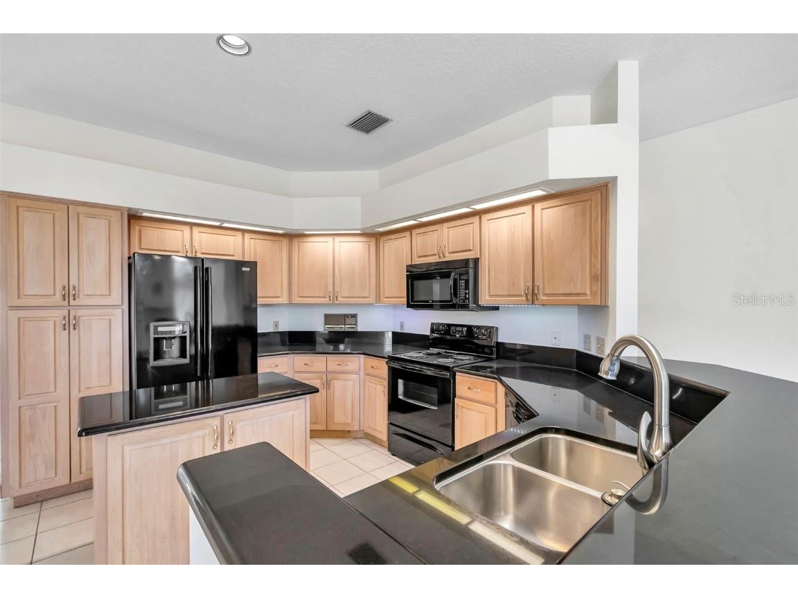 5210 Camberlea Avenue Zephyrhills FL 33541 OM704770 image17