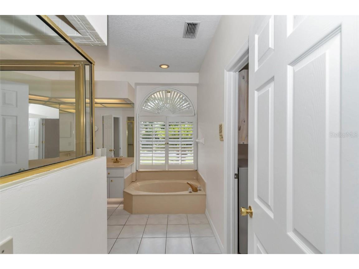 5210 Camberlea Avenue Zephyrhills FL 33541 OM704770 image25