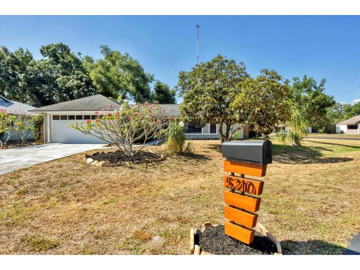 5210 Cedar Hammock Drive Sarasota FL 34232 A4612549 image1