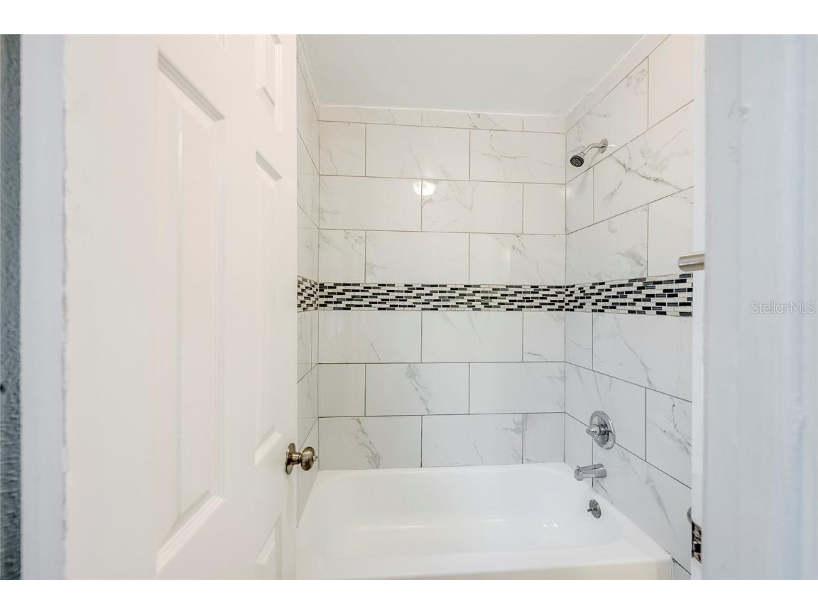 5210 Grandview Drive Orlando FL 32808 O6290359 image20