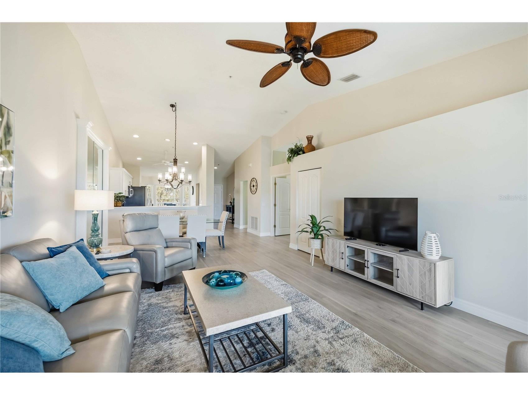 5210 Hyland Hills Avenue #1121 Sarasota FL 34241 A4684234 image30