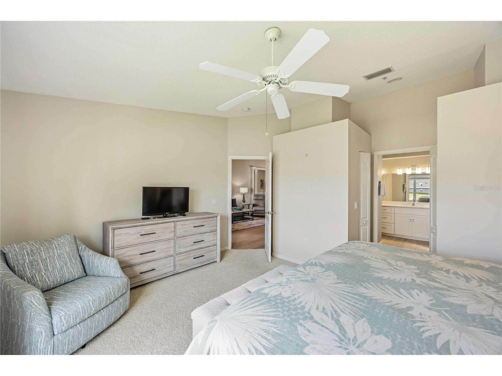 5210 Hyland Hills Avenue #1121 Sarasota FL 34241 A4684234 image33