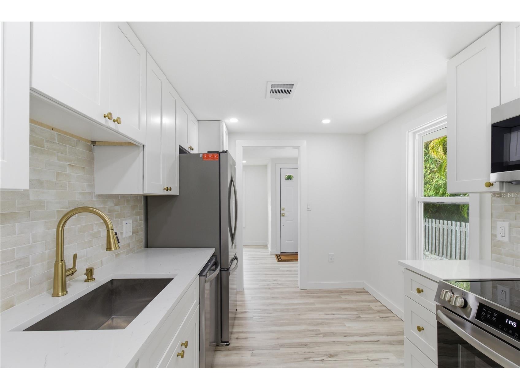 5211 25th Avenue S Gulfport FL 33707 A4689798 image11