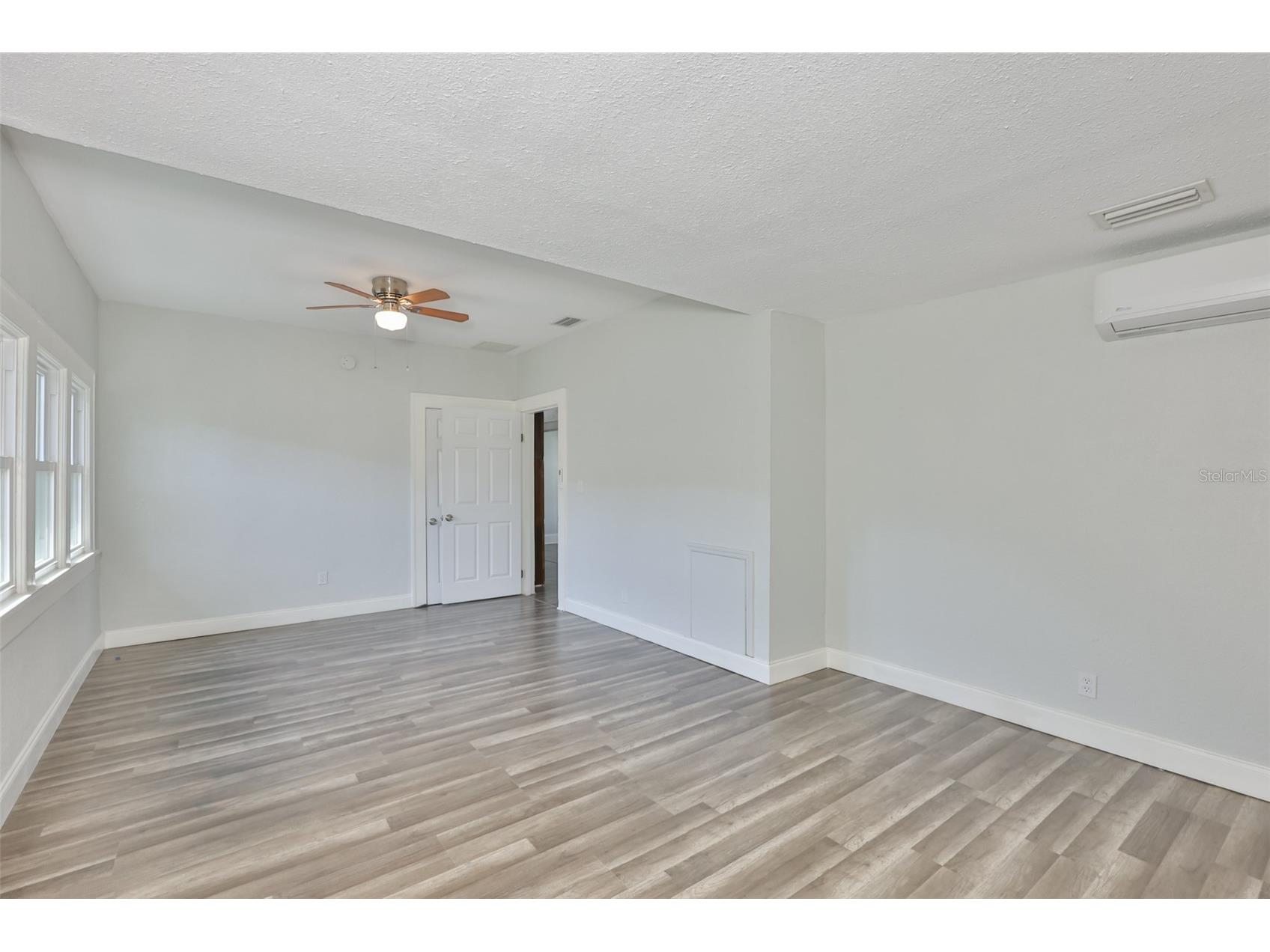 5211 4th Avenue S Saint Petersburg FL 33707 TB8506504 image22