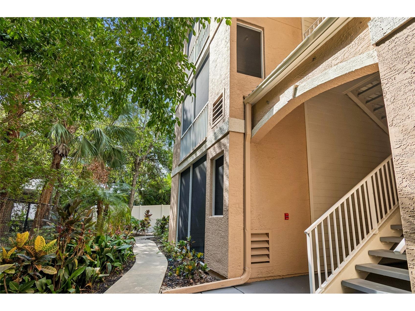 5211 Bay Club Circle Tampa FL 33607 TB8532063 image17