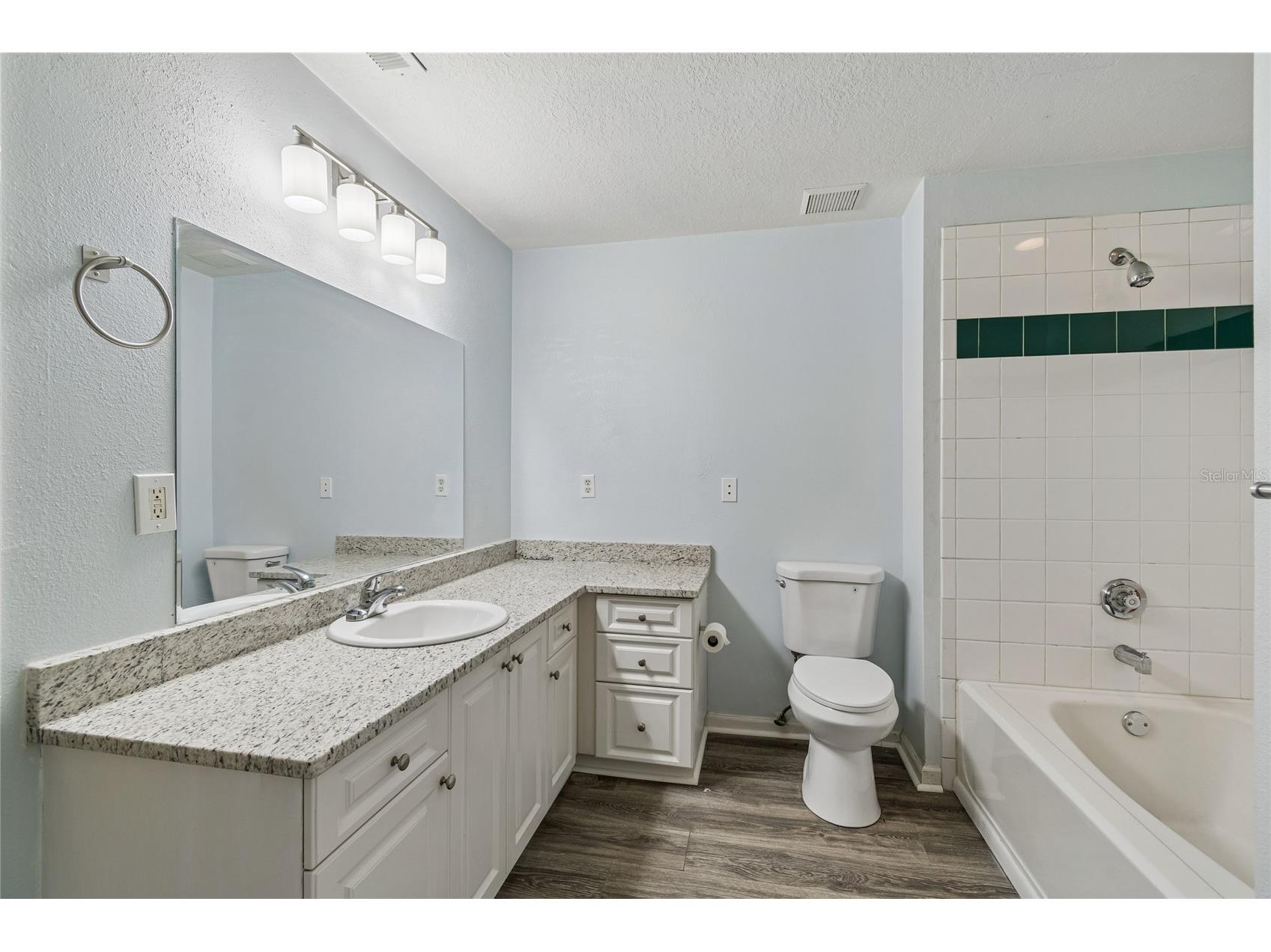 5211 Bay Club Circle Tampa FL 33607 TB8532063 image8