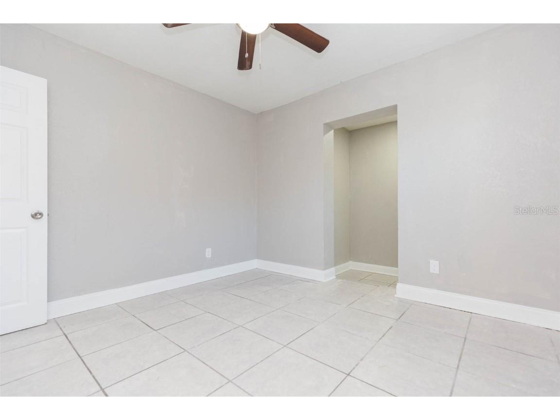 5211 E 17th Tampa FL 33619 TB8438093 image19