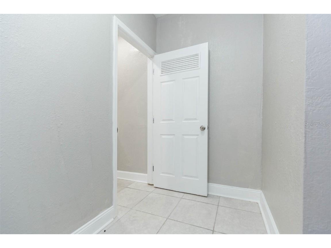 5211 E 17th Tampa FL 33619 TB8438093 image21