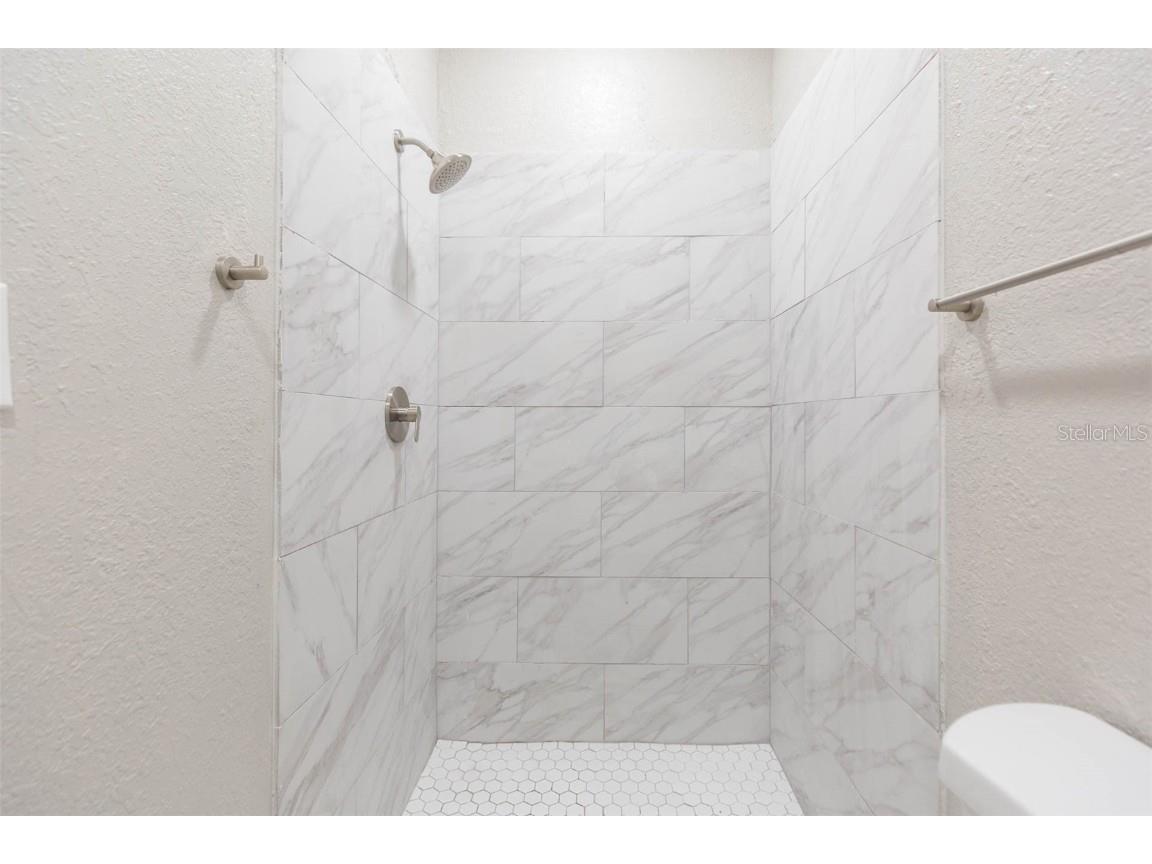 5211 E 17th Tampa FL 33619 TB8438093 image24