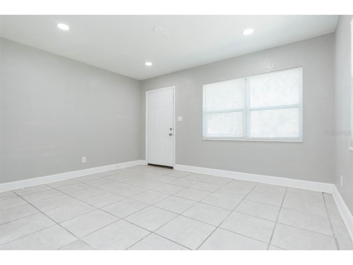 5211 E 17th Tampa FL 33619 TB8438093 image7