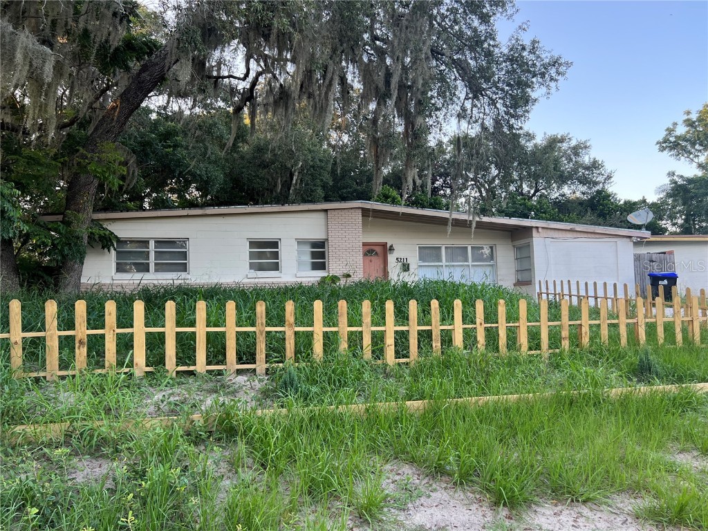 5211 Grandview Drive Orlando FL 32808 O6122429 image1